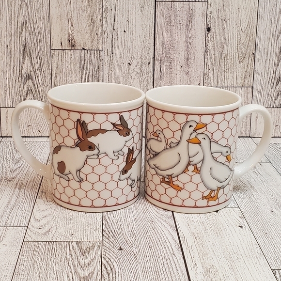 Vintage Takahashi Chicken /Bunnies Farm Kitchen Porcelain Mug Set of 2. - Picture 2 of 12
